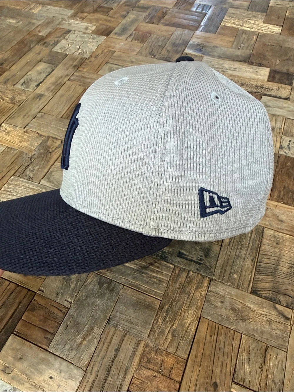 New Era New York Yankees 2025 Spring Training Gray & Black Fitted Hat